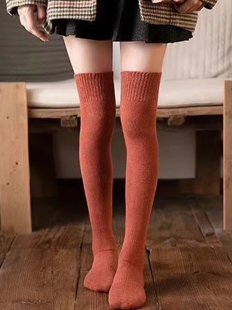 1 pair red