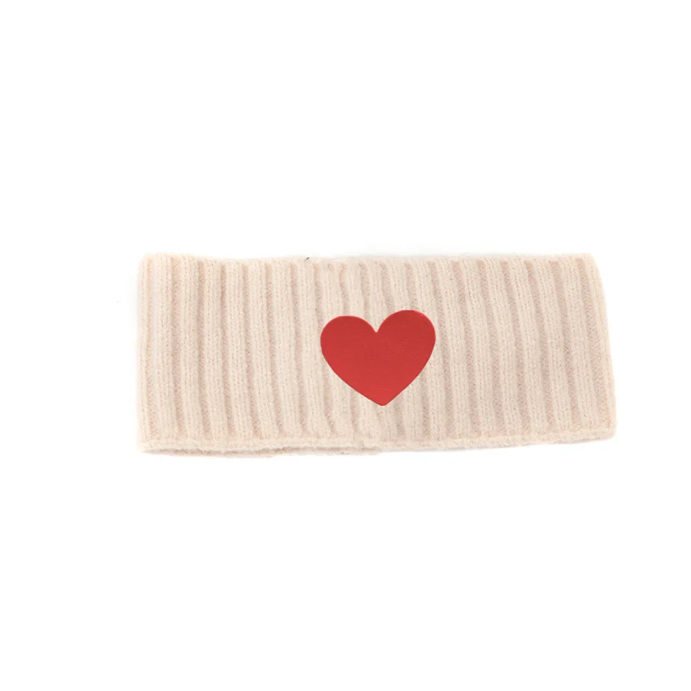 Beige-red heart PU