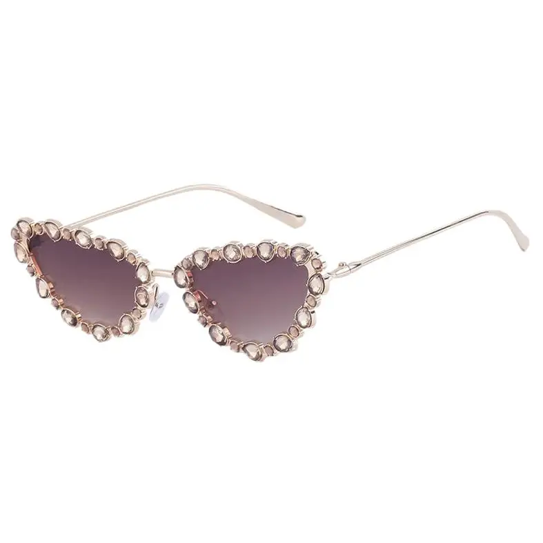 Triangle cat eye diamond encrusted metal sunglasses 2024 new ladies ins premium feel sunglasses fashion party stage sunglasses
