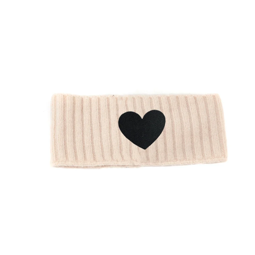 Beige-blk heart PU