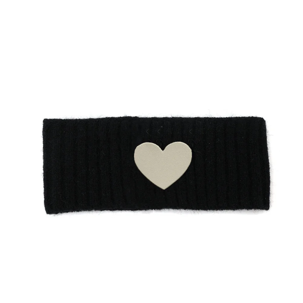 BLACK-white heart PU