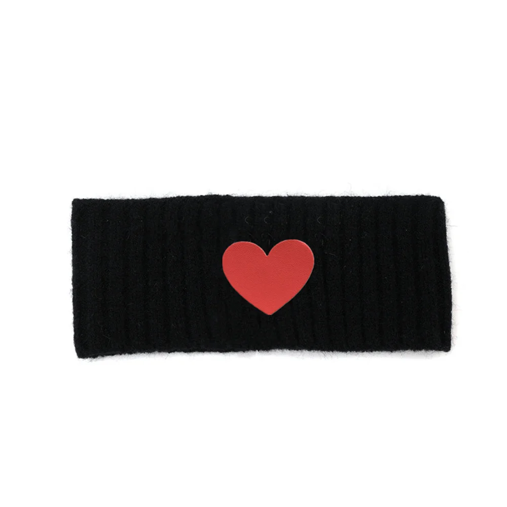 BLACK-red heart PU