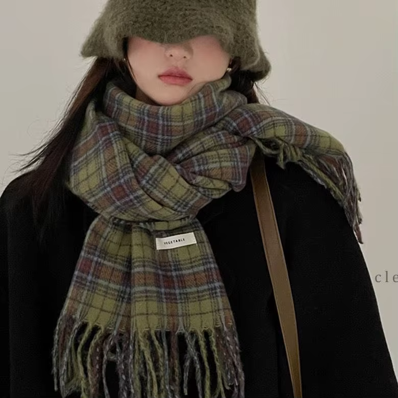 Green check women muffler long winter neckline