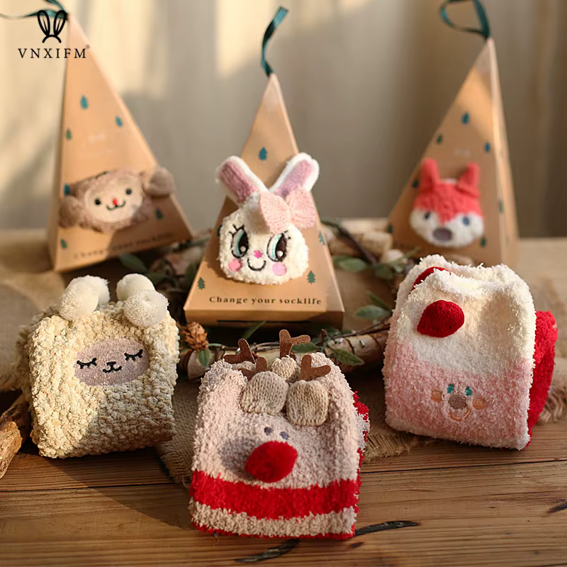 2023New coral fleece gift box socks winter thick cartoon embroidery landing Christmas socks Santa Claus warm socks free delivery