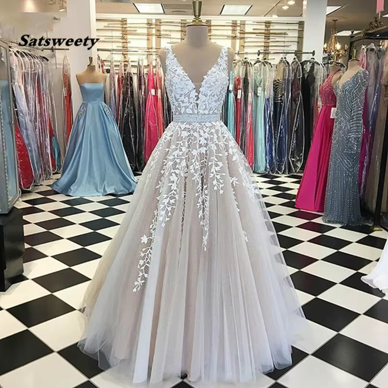 Wedding Dresses V Neck Light Champagne Floor Length Applique Open Back A Line Backless Bridal Dress Vestido De Noiva Mariage