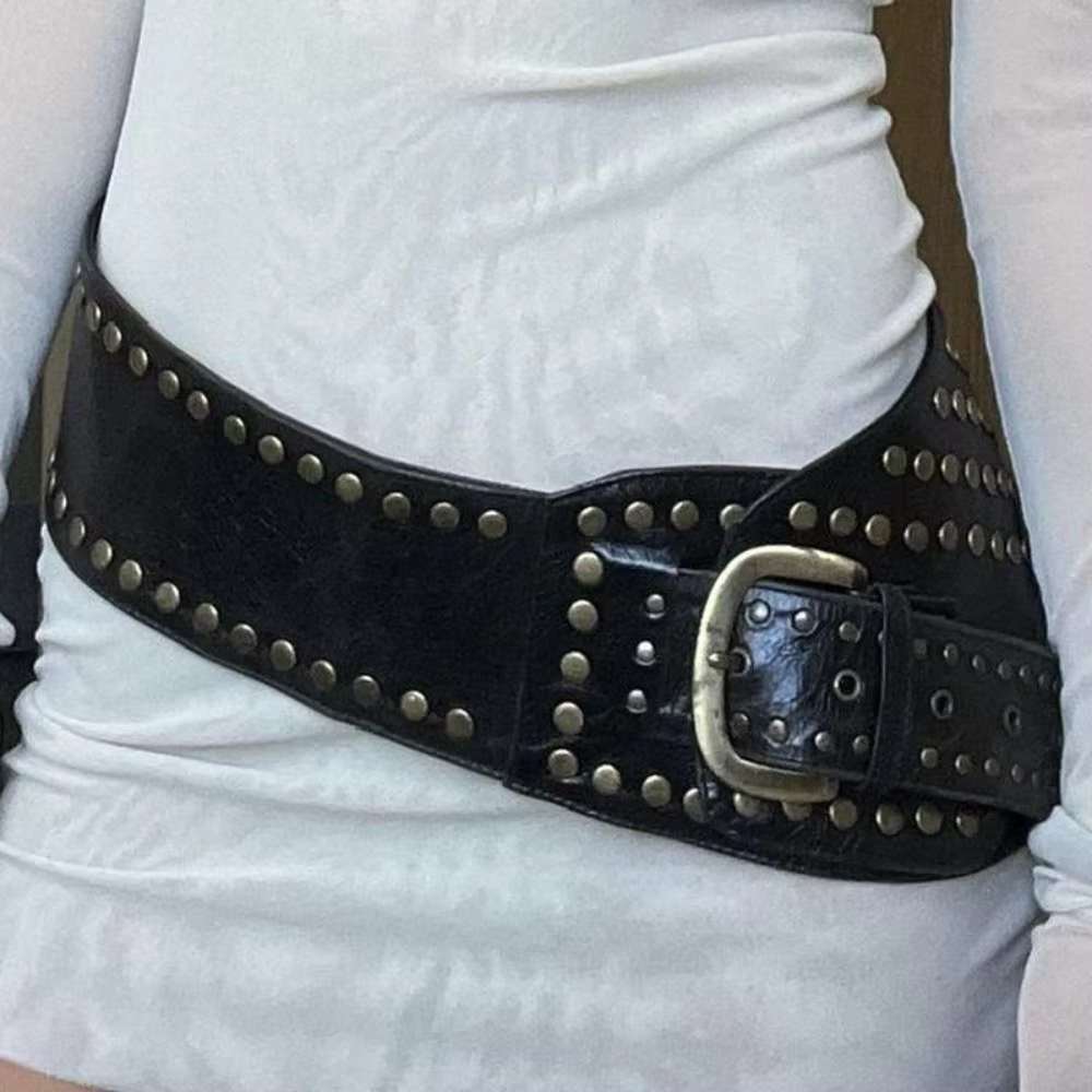 Rivet Asymmetric Belt Harajuku Aesthetic Streetwear Punk Style Hollow Belt Chic Leather Belt Women
