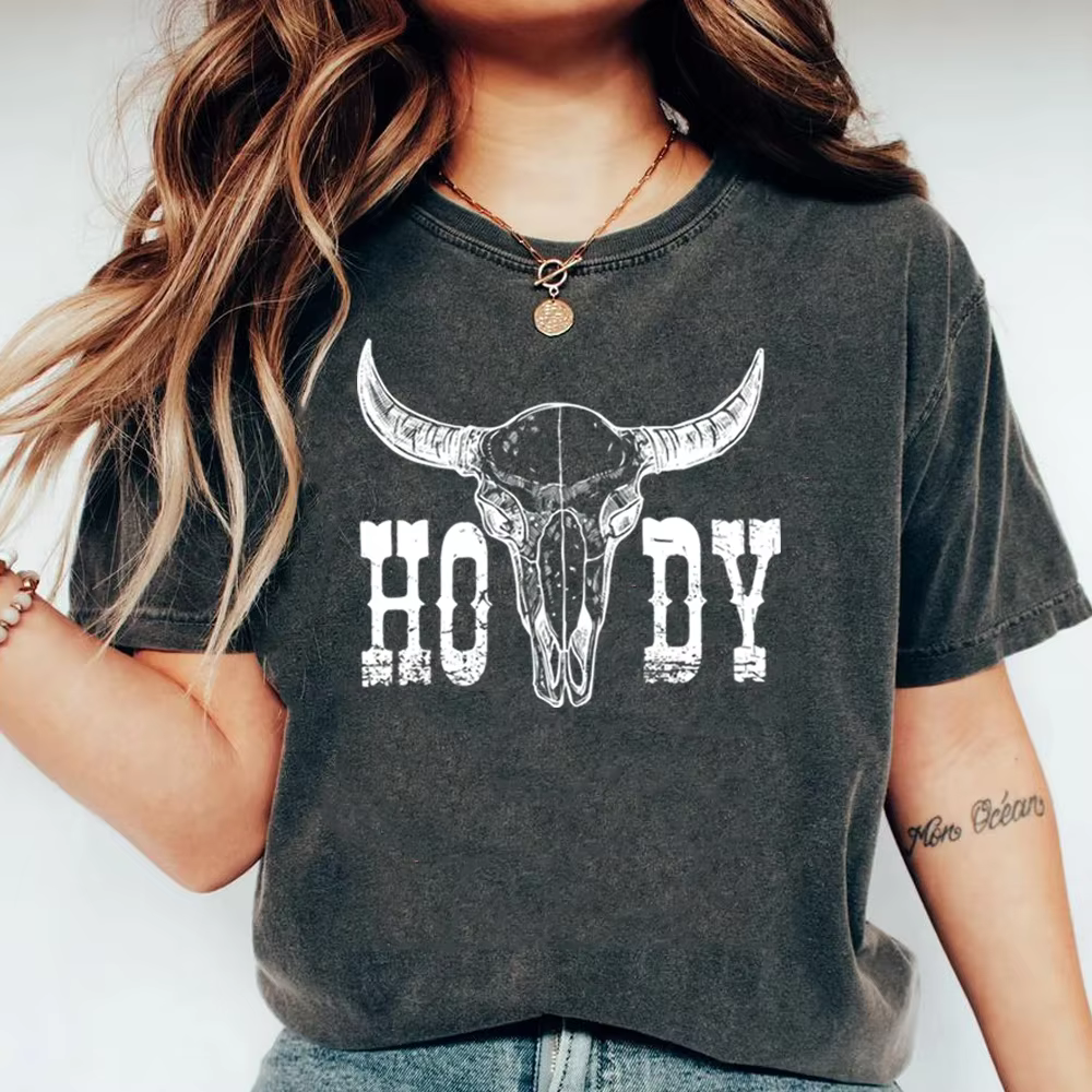 Retro Howdy Shirt Howdy Cow Skull T-Shirt Cowgirl Shirts Country Music Cowboy Western Tees Vintage Southern Style Country Tshirt