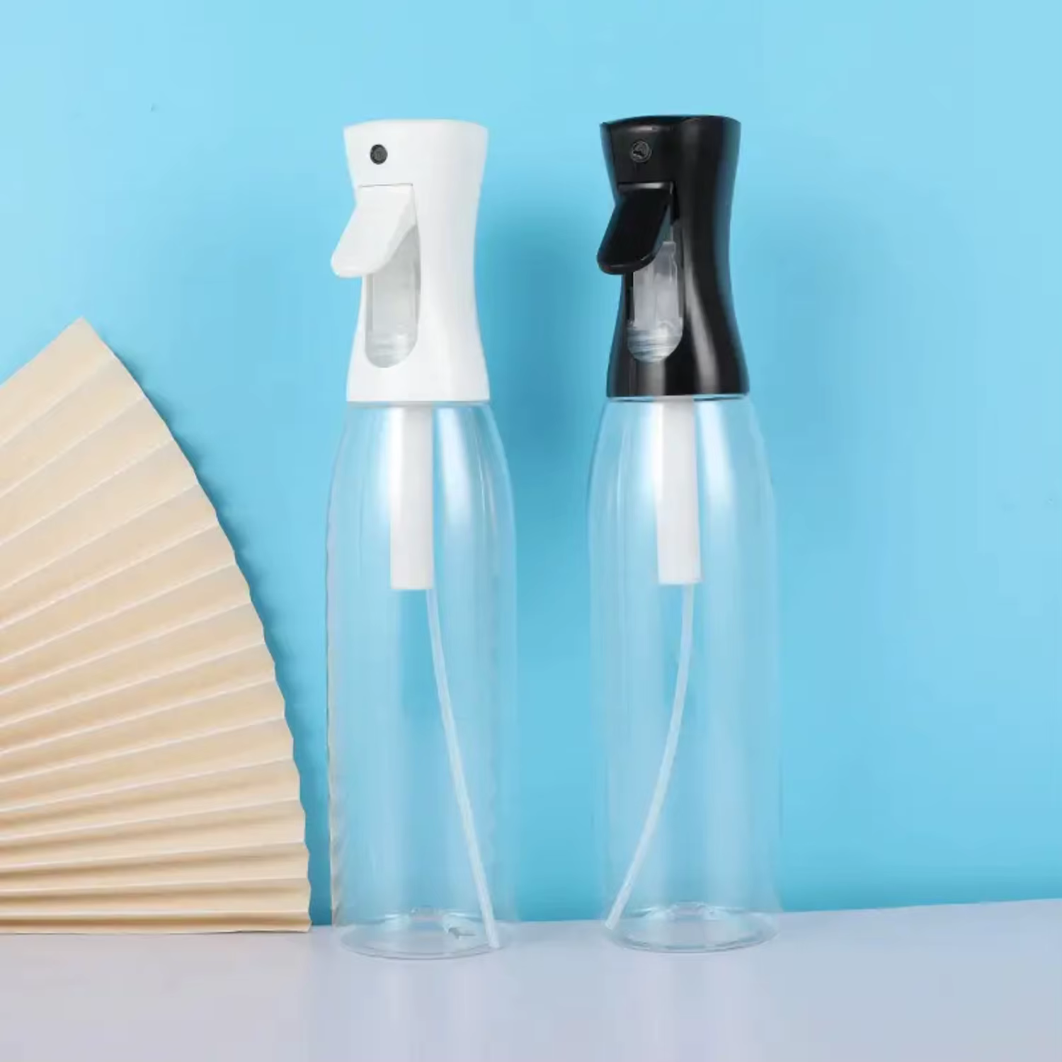 Durable and Reliable 500ML Large Transparent Plastic Spray Bottle - Leak-proof and Easy to Use for Gardening and Cleaning Purpos