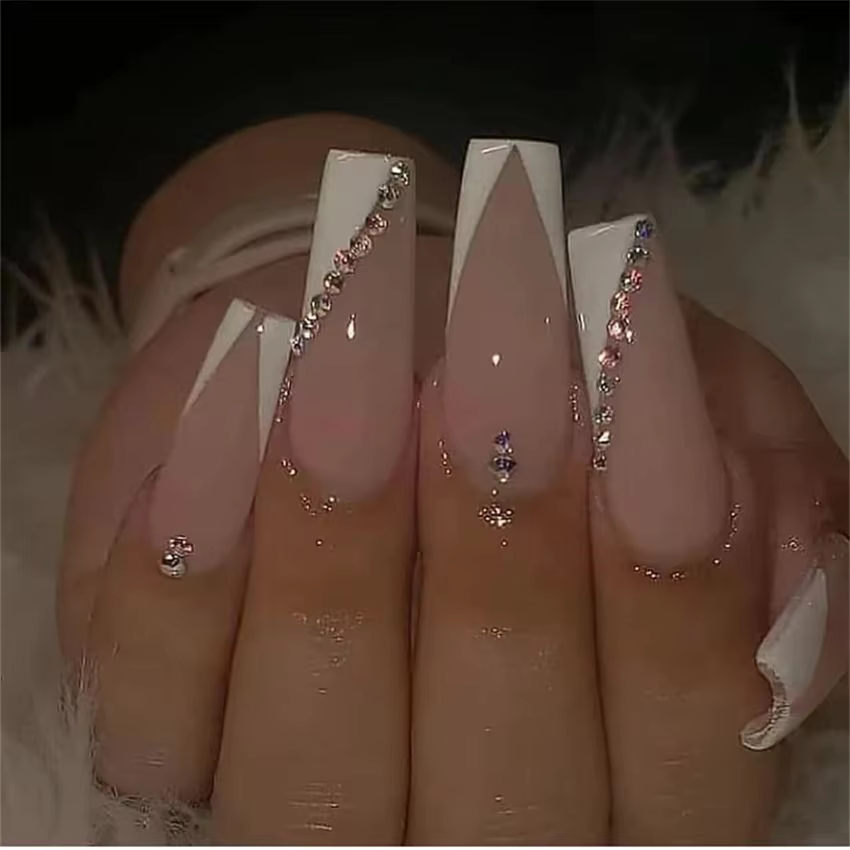 24Pcs/Set White Triangle Edge Long Fake Nails with Drill Spice Girls Press on Nail Artificial Acrylic Nails Art Removable Nails