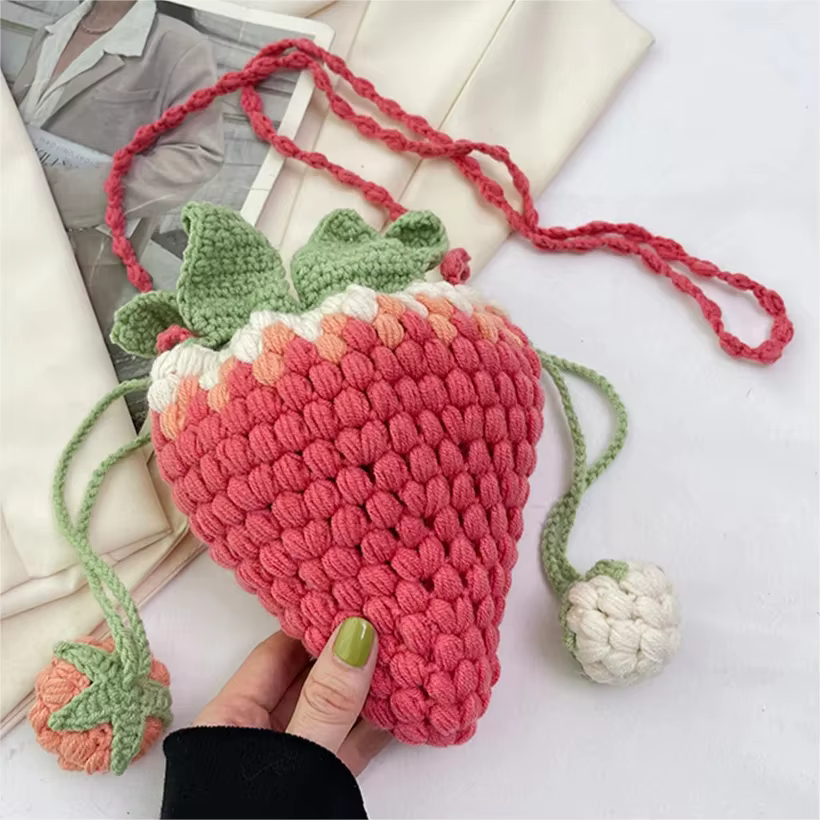 2023 Novelty Strawberry Crossbody Bag Handmade Knitted DIY Personalized Crochet Wool Small Satchel Bag Cartoon Cute Sling Purses