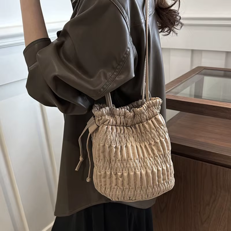 Cross Shoulder Small Bag For Women 2024 New Casual Trendy Fashionable Beautiful Single Shoulder Bag Stylish Hand-held Bucket Bag