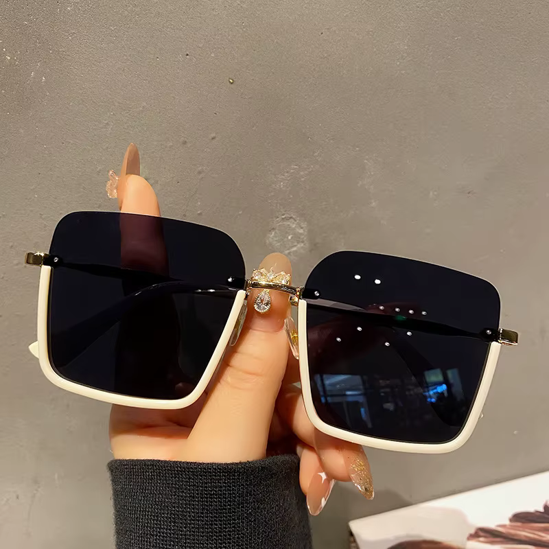 Eyewear Retro Black Large Frame Sunglasses For Women Square Round Face skinny-face Driving UV Protective Sunglasses T182