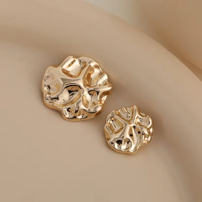 5Pcs Beautiful Gold Color Shank Buttons Zinc Alloy Irregular Shape Buttons Women's Sweater Coat Accessories