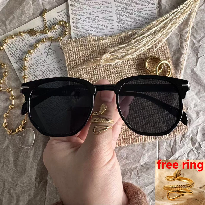 black with ring