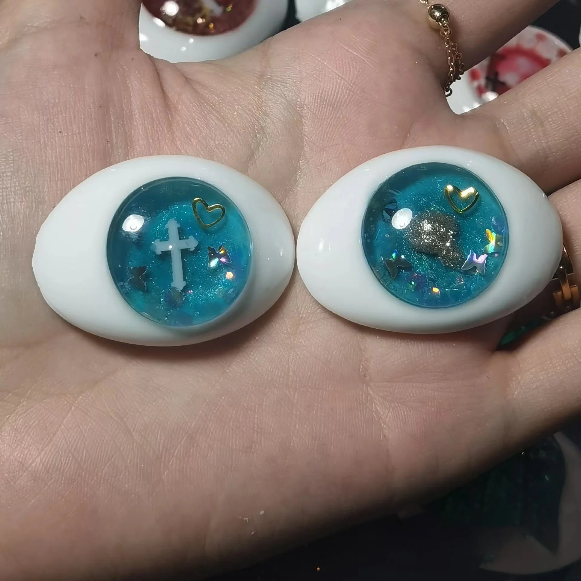 I-a pair eyes