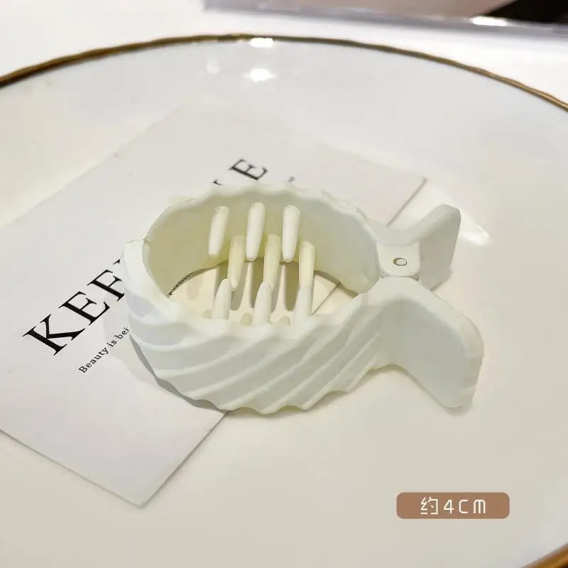 B-creamy white