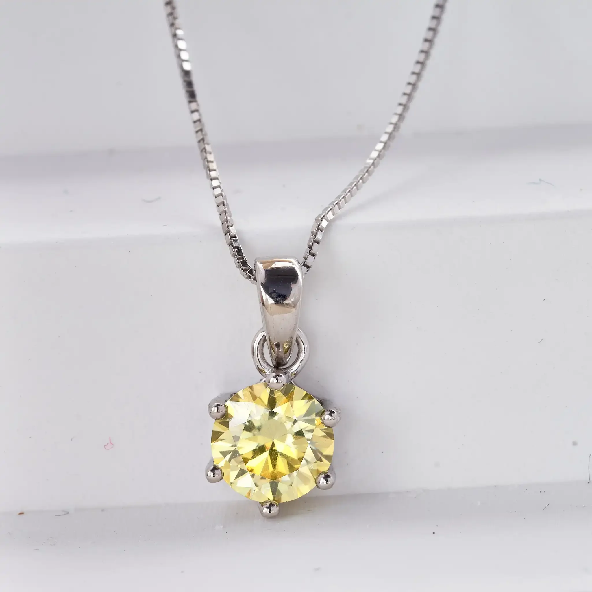 silver lemoneyellow