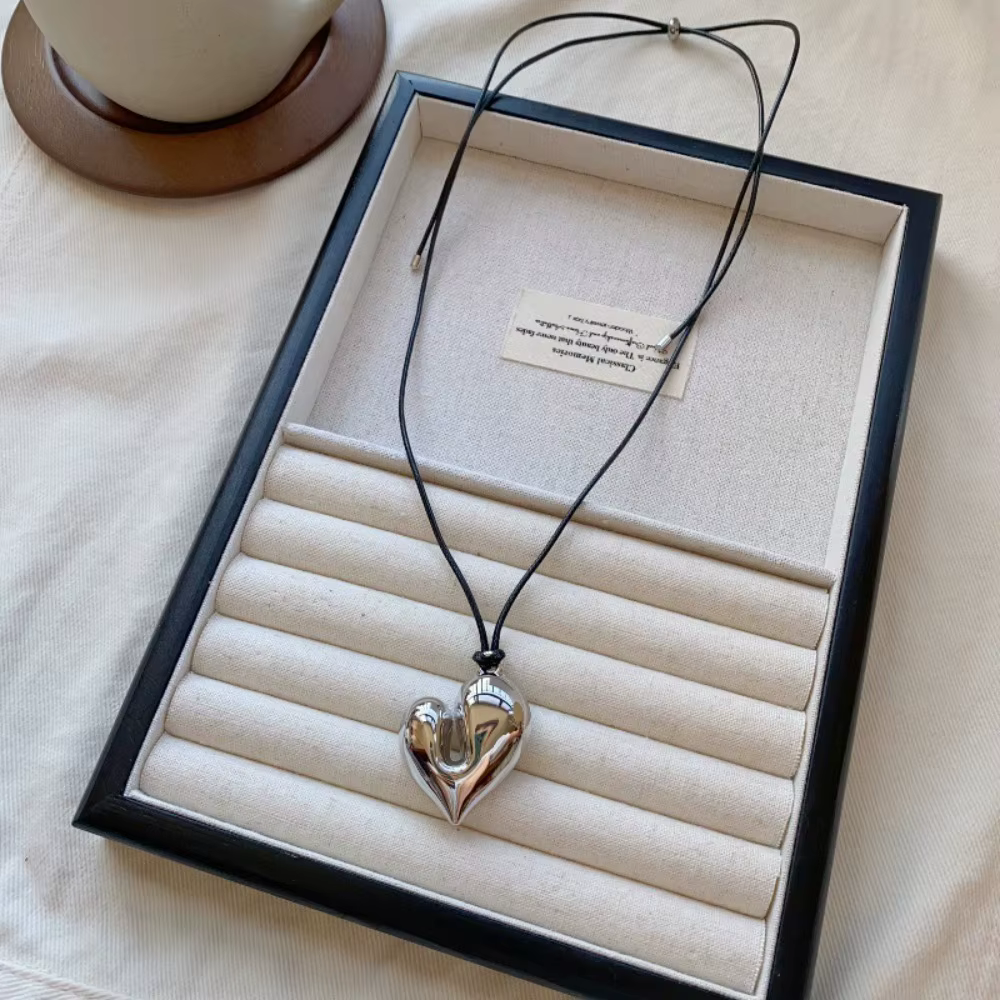 Adjustable Romantic Heart Pendant Necklace Drawstring Vintage Fashion Choker Irregular Aesthetic Sweater Chain Women