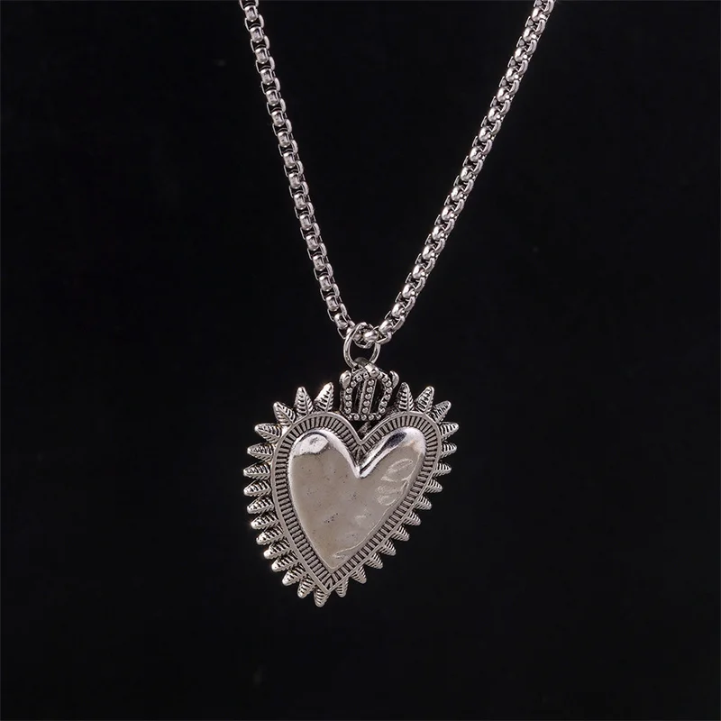 Aihua Gothic Love Heart Necklace for Men Women Long Chain Personality Grunge Hip Hop Punk Necklace Jewelry