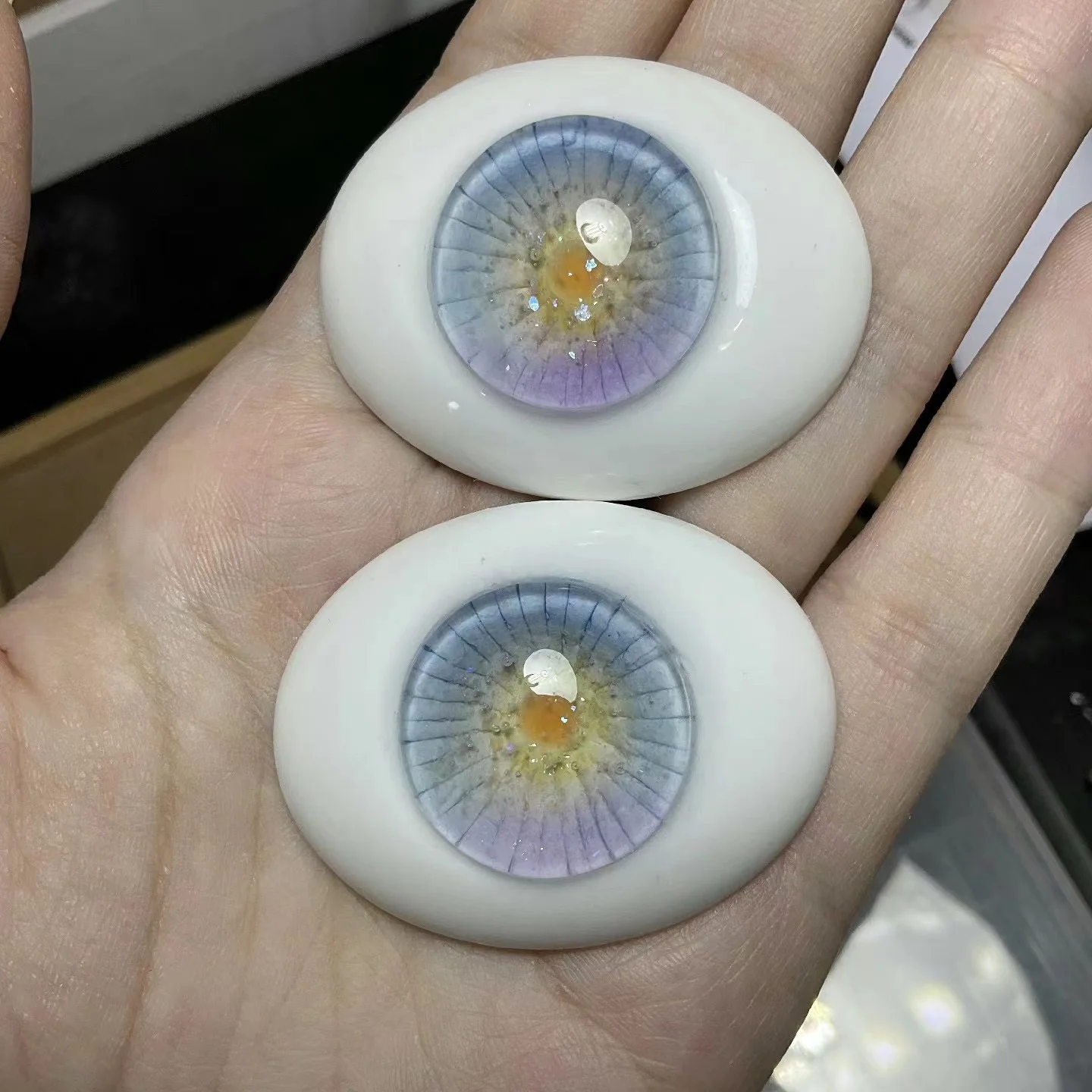 O-a pair eyes