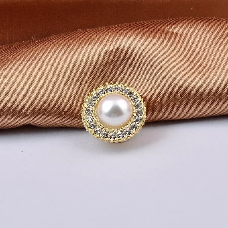 New Fashion Bee Magnet Brooch Pearl Rhinestone Flower Safe Hijab No Hole Pins Shirt Scarf Buckle Brooches for Women Accessories