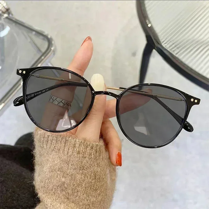 black (gray)