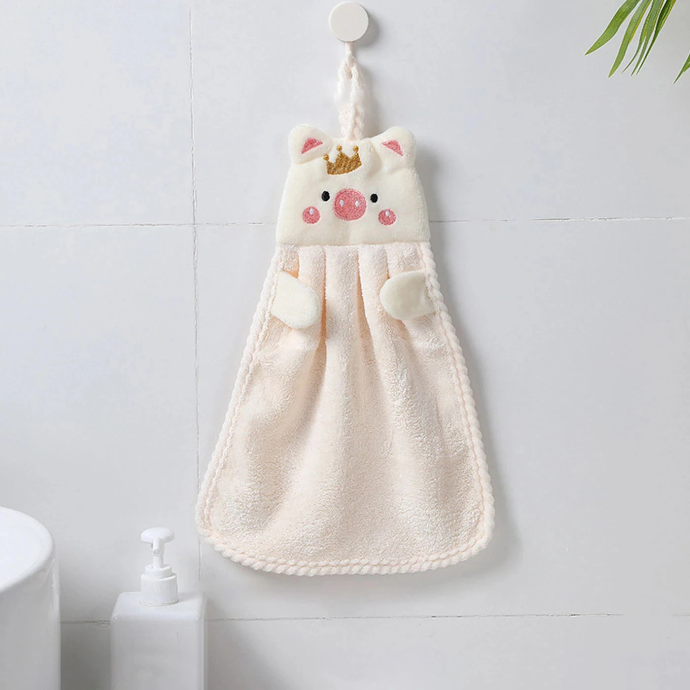 Hanging Coral Velvet Towel, Soft and Adorable Piggy Embroide Hand Towel, Bathroom,Kitchen Dishwashing Cloth, Handkerchief Cloth