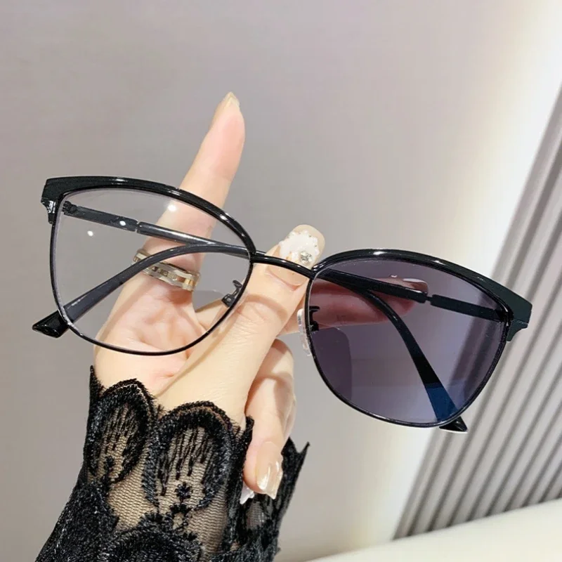 black(gray)