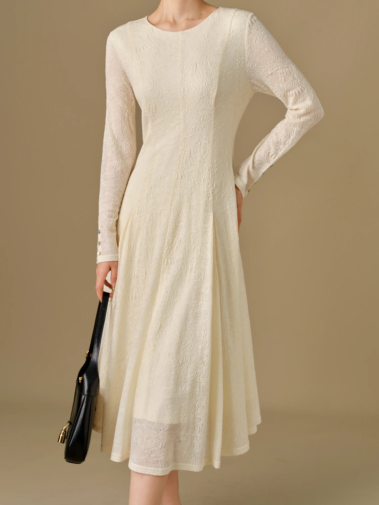 Dress without sashes
