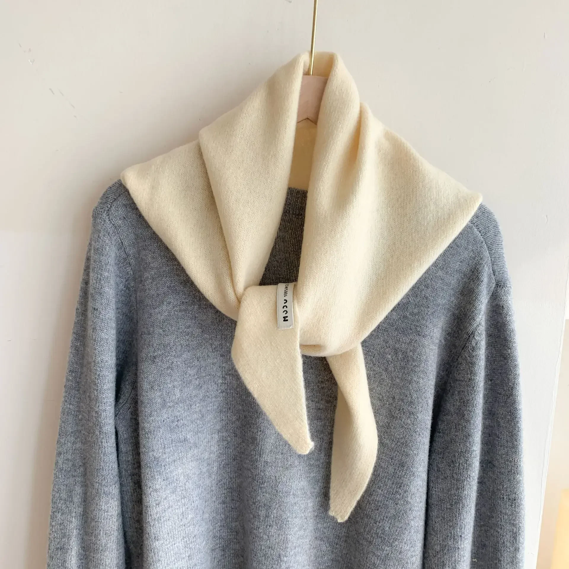 24 beige white