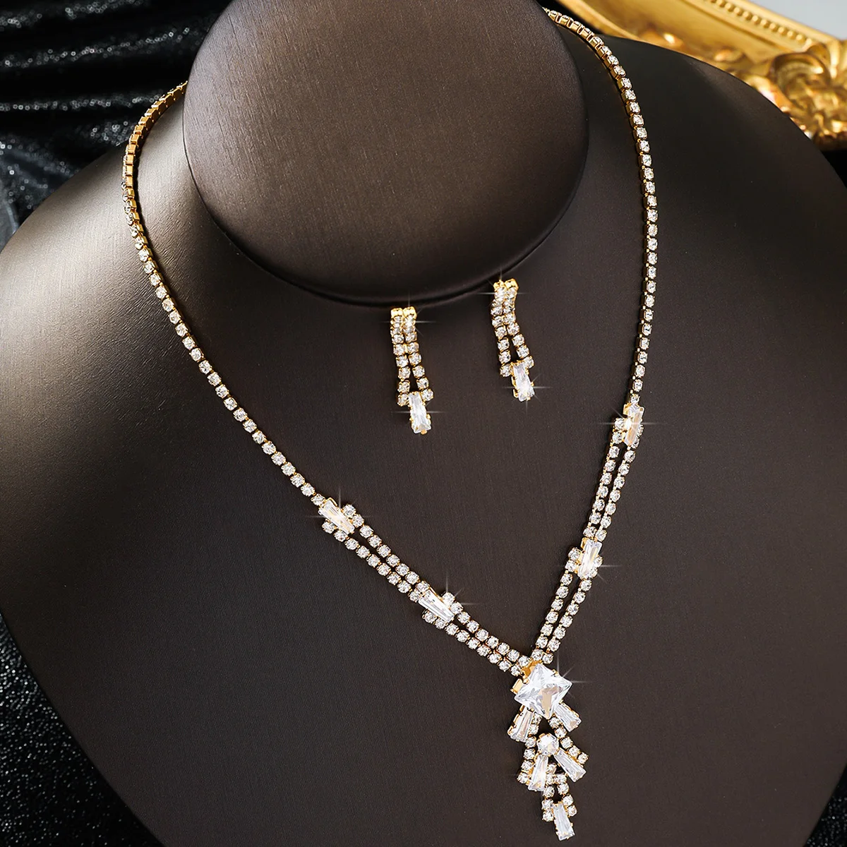 3PC Women's Fashion Copper Inlaid Diamond Claw Chain Necklace Earrings Jewelry Set Suitable for Wedding, Party, Festival Gifts