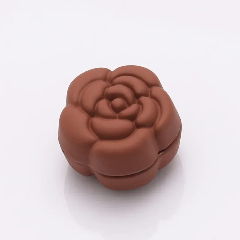 Retro Flower Brooch Metal Magnetic Hijab Clip for Women Muslim Silk Shawl Scarf No Hole Pins Fashion Jewelry Accessories