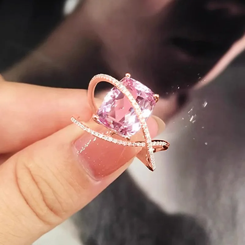 2024 New Sweet and Cool Socialite Style Pink Diamond Ring, Women's Geometric Inlaid Zircon Design Accessories Wholesale